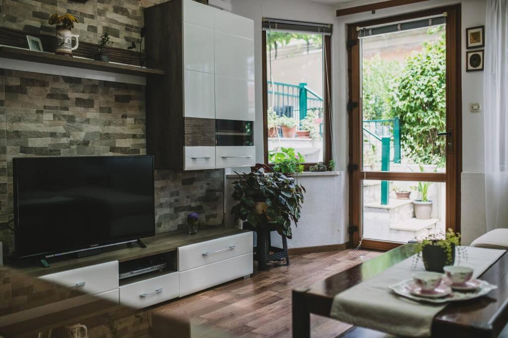 Marjan Hill 3-Br Apt,5 Guests Private Garden Near Beach Split Exterior foto