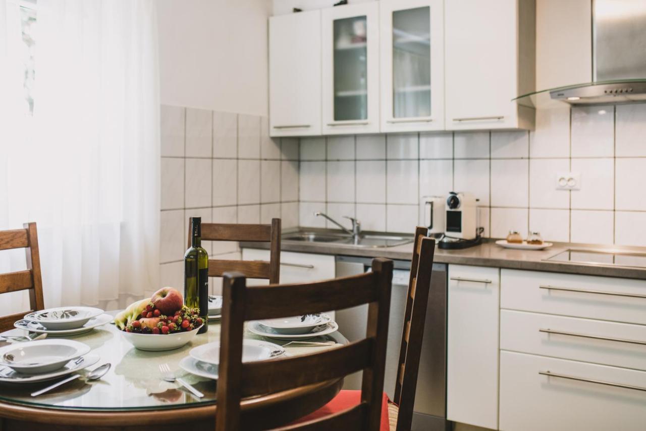 Marjan Hill 3-Br Apt,5 Guests Private Garden Near Beach Split Exterior foto