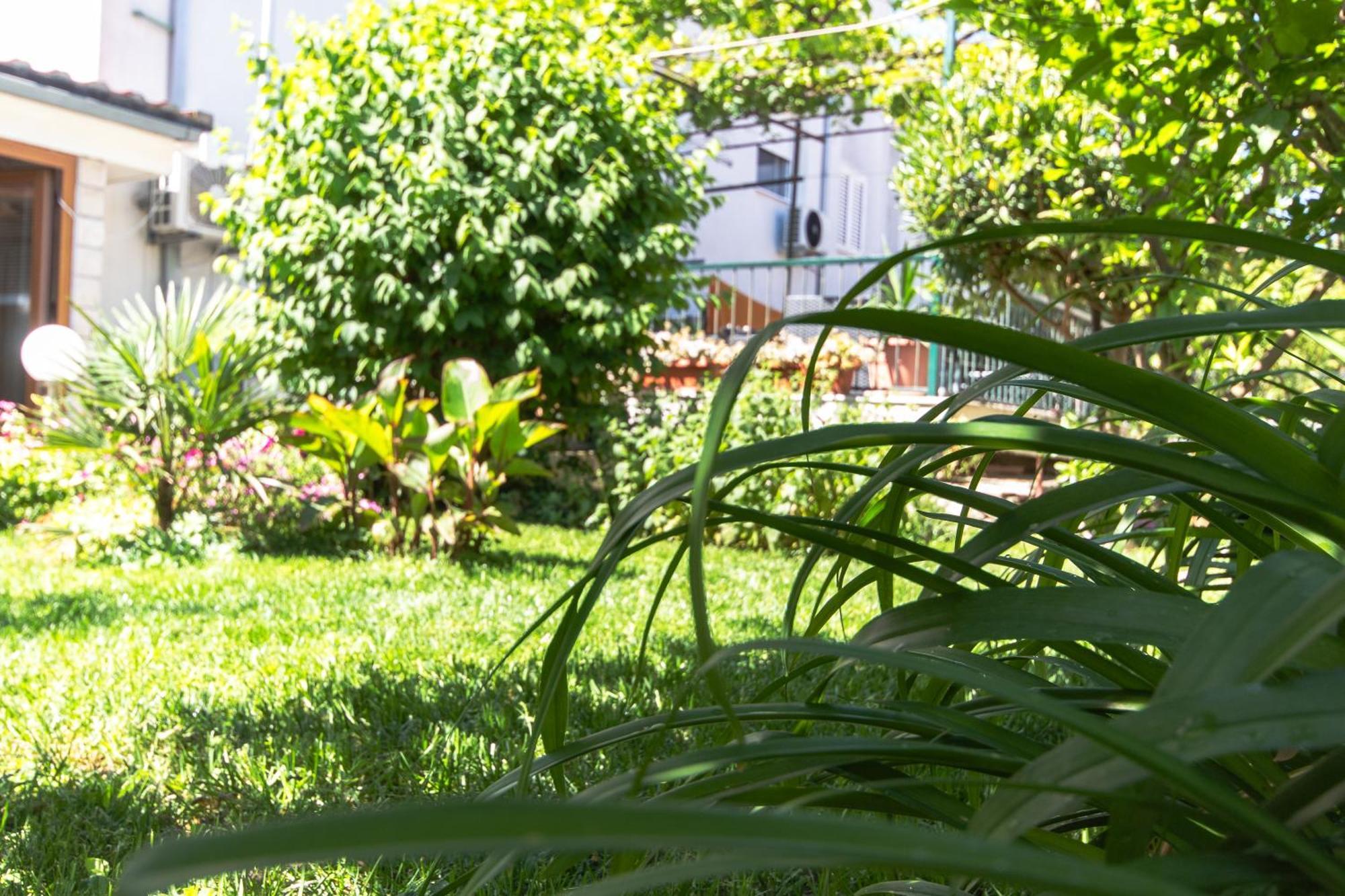 Marjan Hill 3-Br Apt,5 Guests Private Garden Near Beach Split Exterior foto